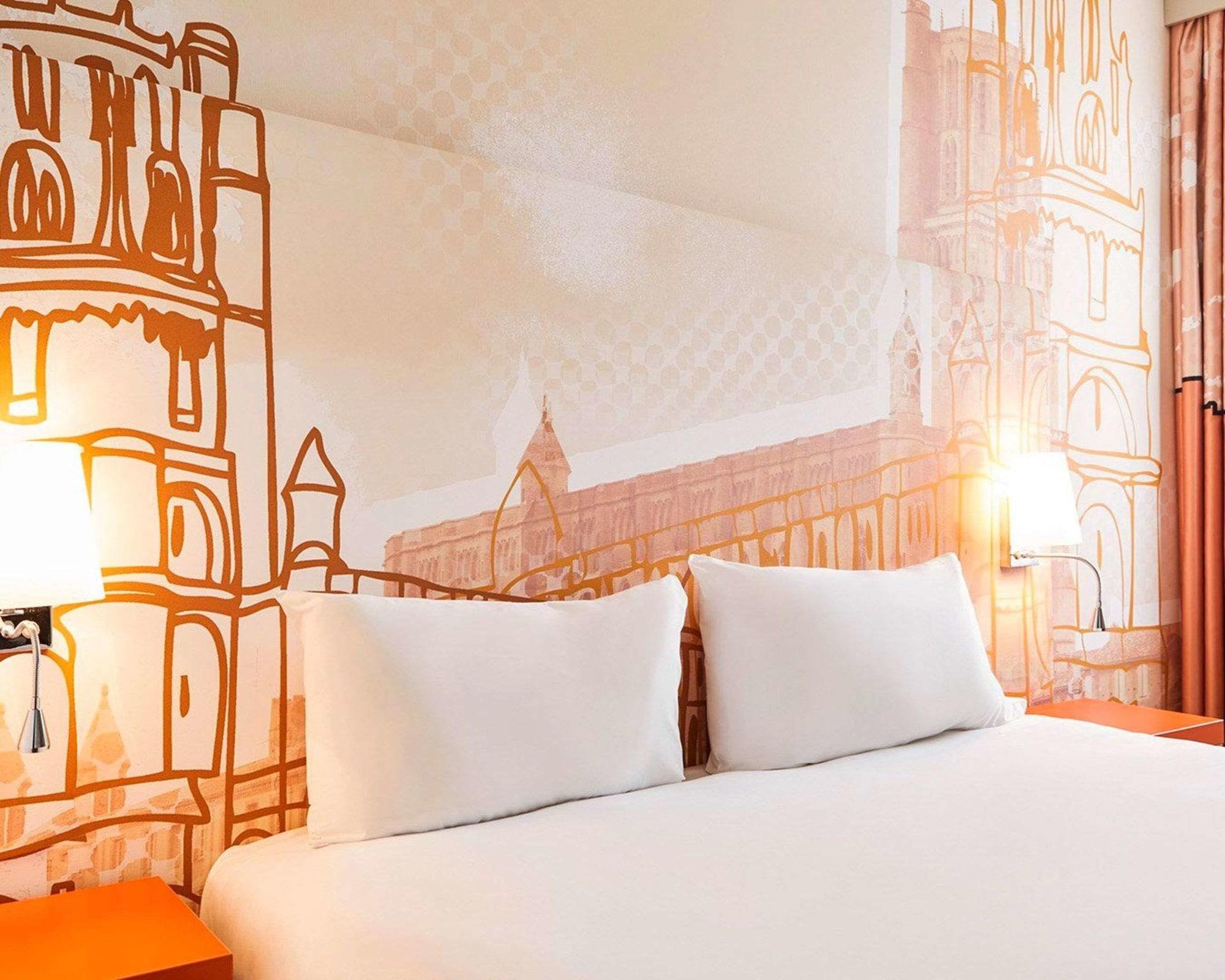 B&B Hotel Алби Екстериор снимка