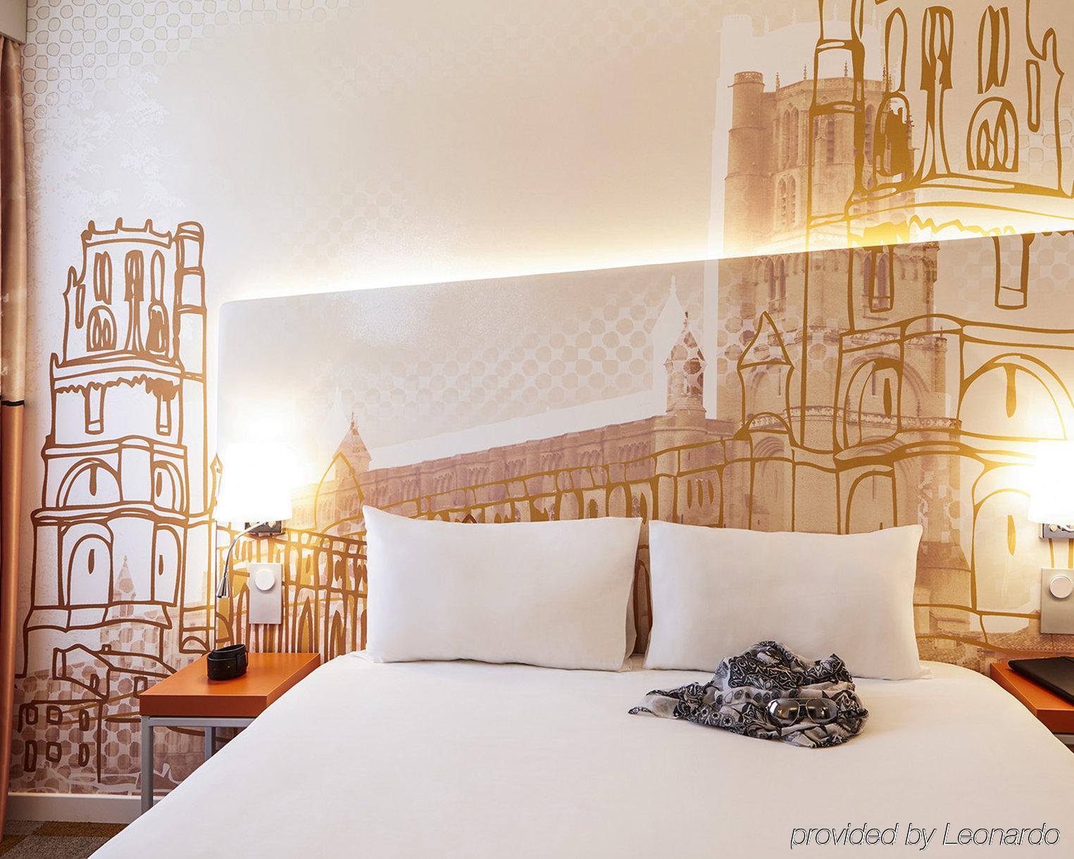 B&B Hotel Алби Екстериор снимка